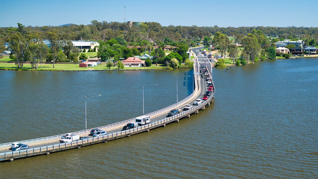 Traffic jam on the road bridge across from Mulwala to Yarrawonga