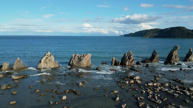 Aerial View of Hashikui-iwa Rock Formations, Kushimoto Town, Wakayama Prefecture, Japan　並ぶ岩柱「橋杭岩の空撮」和歌山県串本町