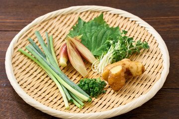 薬味の盛り合わせ｜生姜・みょうが・大葉・小ねぎ・貝割れ大根