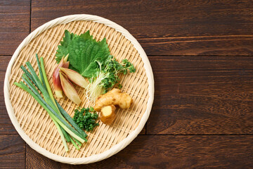 薬味の盛り合わせ｜生姜・みょうが・大葉・小ねぎ・貝割れ大根