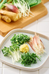 刻んだ薬味の盛り合わせ｜生姜・みょうが・大葉・小ねぎ・貝割れ大根