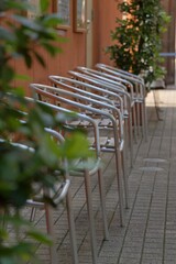 椅子が並んでいる休憩場