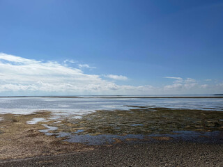 青空と干潟