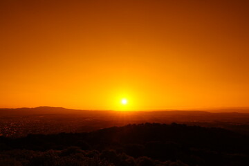 若草山から見る生駒山に沈む夕日