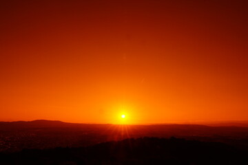 若草山から見る生駒山に沈む夕日