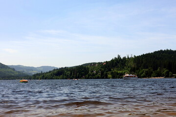 Der Titisee im Schwarzwald im Sommer