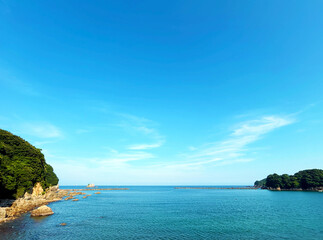 晴れた日の海と青空の風景