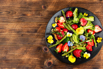 Diet salad with strawberries.