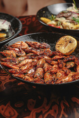 Fresh and juicy shrimp with dressing