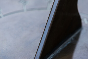 SUNDIAL - A horizontal dial with the triangular blade