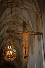 Inri, hölzernes Kreuz mit Jesus