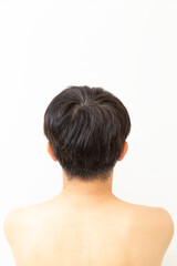 Naklejka premium 男性の後ろ姿 白バック
