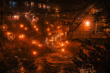 黒川温泉の湯あかりの鞠灯篭　熊本県