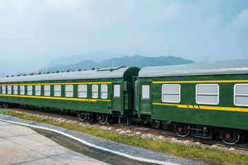 Green coaches, The vintage Chinese train