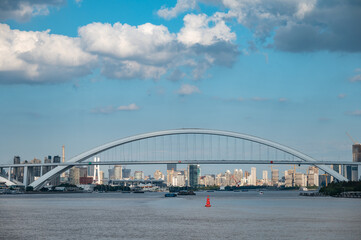 Obraz premium A modern arch bridge across the Huangpu River, the Shanghai Lupu Bridge