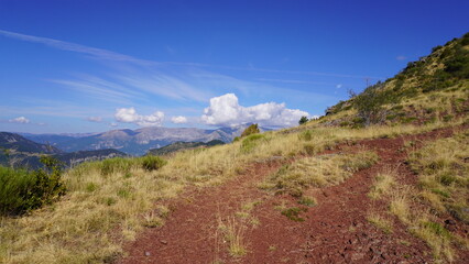 Paysage en rouge &agrave; Barrot 24