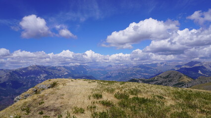 Paysage depuis les hauteurs du Dom de Barrot dans la r&eacute;gion de la p&eacute;lite rouge  6