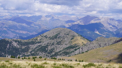 Paysage depuis les hauteurs du Dom de Barrot dans la r&eacute;gion de la p&eacute;lite rouge 3