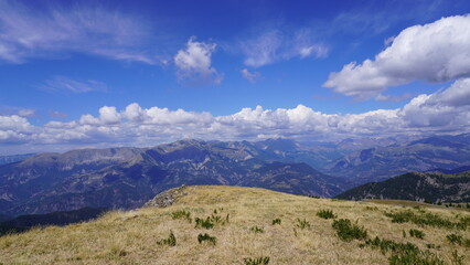 Paysage depuis les hauteurs du Dom de Barrot dans la r&eacute;gion de la p&eacute;lite rouge 2