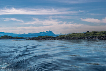 Navigando da Bodø verso le isole Lofoten: un arrivo dal mare al porto di Moskenes  davvero spettacolare
