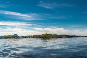 Navigando da Bodø verso le isole Lofoten: un arrivo dal mare al porto di Moskenes  davvero spettacolare