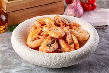 Boiled tiger prawns in the bowl