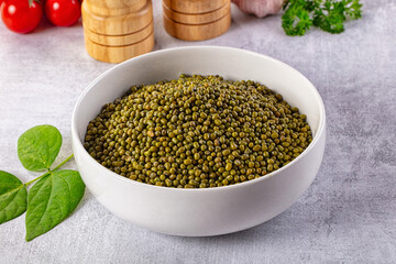 Raw dry green mash bean