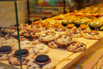 Many kinds of chunk cookies in the showcase of a patisserie store