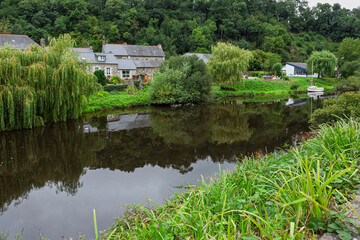 Obraz premium Bretagne-Landschaft am Fluss Trieux