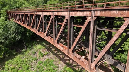 Le viaduc Eiffel, à Serrouville en Meurthe-et-Moselle. Cet ancien pont ferroviaire date du début du XXème siècle 