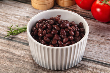 Canned black beans in the bowk