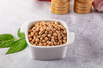Raw dry chickpea in the bowl