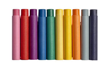  A set of crayons in various colors, arranged neatly on a Transparent background PNG