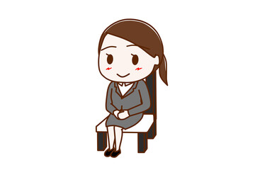 （全身斜め）椅子に笑顔で行儀よく座っているスーツ姿の女性