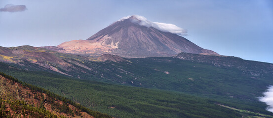 Fototapeta premium Clouds over Pico del Teide