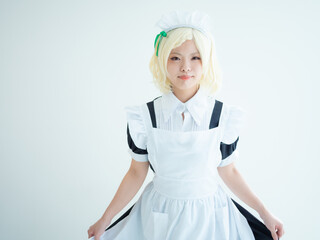 【女性】金髪のメイドさん