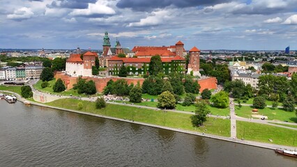 Zamek Królewski na Wawelu, dawna siedziba i miejsce koronacji Królów, Kraków, Małopolska, Polska, panorama, krajobraz miasta, 