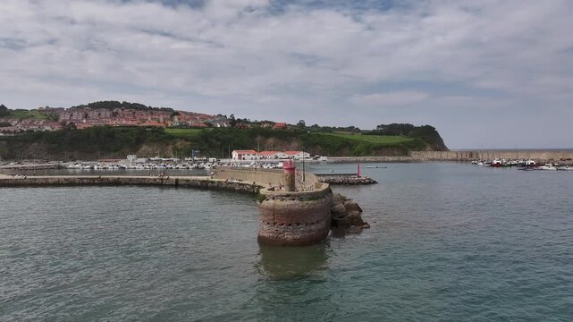 Puerto deportivo de Luanco en Asturias
