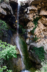 Rapel en cascada de agua en Cortes de pallas comunidad Valenciana