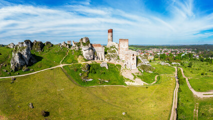 Szlak Orlich Gniazd -zamek w Olsztynie koło Częstochowy  © Janusz Lipiński