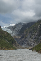 ニュージーランド　ウェスト・コースト地方のウェストランド国立公園内にあるフランツ・ジョセフ氷河