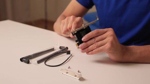 Installed in the system unit of the computer i adherent - transmitter for wireless network WIFI