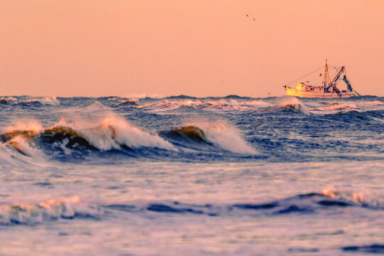 Edisto River Shrimper Morning Commute