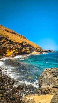 plage volcanique