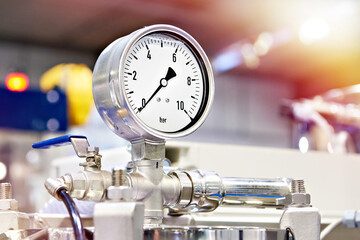 Manometer and hoses of hydraulic