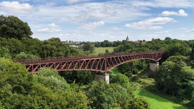 Le viaduc Eiffel de Serrouville, en Meurthe-et-Moselle. Ce pont ferroviaire en acier a &eacute;t&eacute; construit au d&eacute;but du XX&egrave;me si&egrave;cle. 