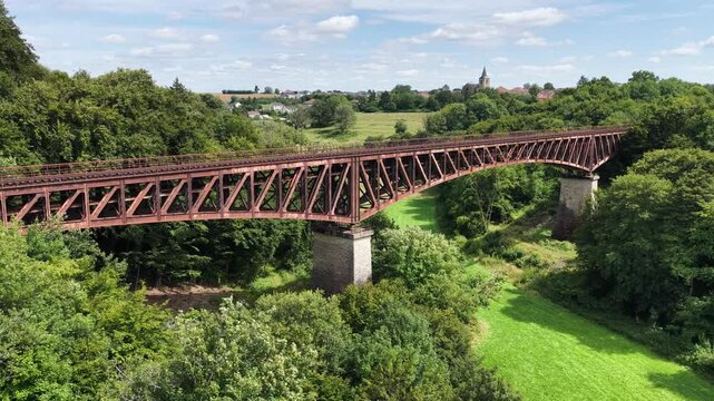 Le viaduc Eiffel de Serrouville, en Meurthe-et-Moselle. Ce pont ferroviaire en acier a &eacute;t&eacute; construit au d&eacute;but du XX&egrave;me si&egrave;cle. 