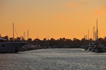 Fototapeta premium The sun sets over Los Angeles's Marina Del Rey