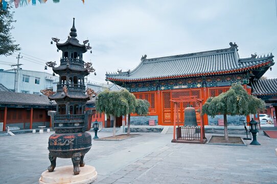 White Pagoda Temple (Miaoying Temple), Beijing, China