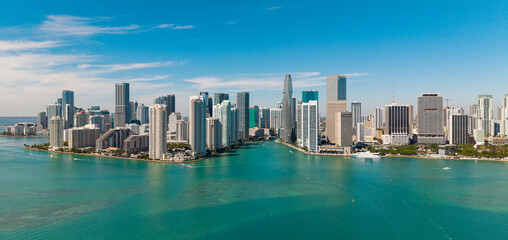 Fototapeta premium Modern city building and skyscraper. City downtown skyline. Aerial panorama of Miami. Aerial view of modern skyscraper in downtown Miami, Brickell Key. Skyline of Miami. Brickell city center